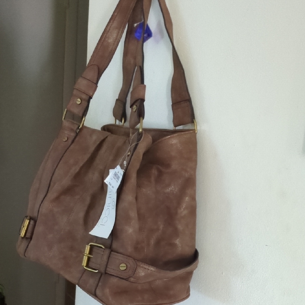 Minicci Tan Shoulder Bag with Gold Accents Very Spacious Asking ONLY $25 - Picture 5 of 13